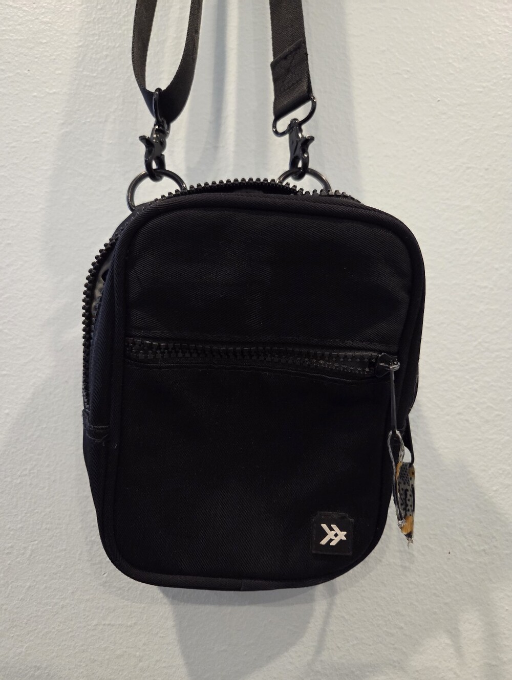 Thread Wallets Black Crossbody Bag